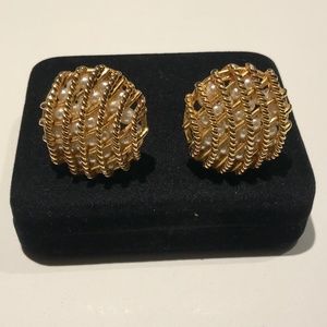 90s Vintage faux pearl and gold clip earrings